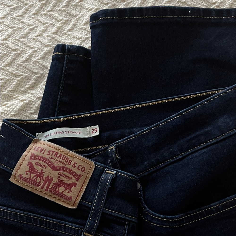 Levi's Women's Dark Blue Shaping Straight Jeans 32 inch inseam